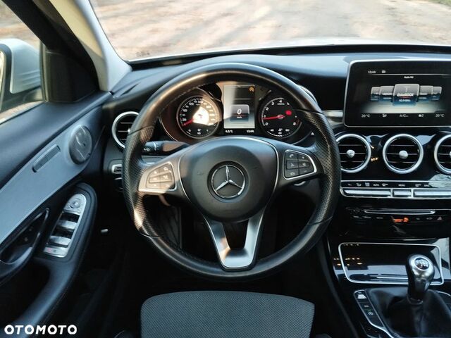 Мерседес Ц-Класс 2014 в Европе на Automoto.ua Серый Мерседес Ц-Класс, объемом двигателя 1 л и пробегом 245 тыс. км за 57500 $, фото 15 на Automoto.ua