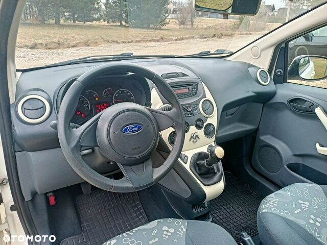 Форд КА, объемом двигателя 1.24 л и пробегом 127 тыс. км за 4946 $, фото 4 на Automoto.ua