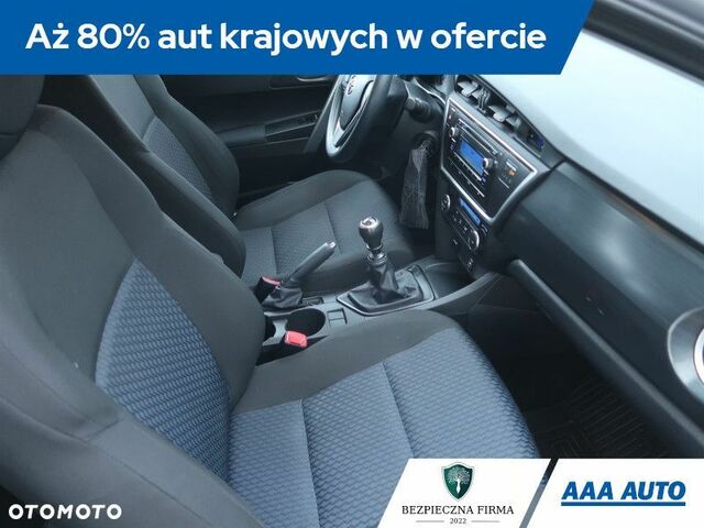 Тойота Аурис, объемом двигателя 1.6 л и пробегом 126 тыс. км за 9503 $, фото 9 на Automoto.ua