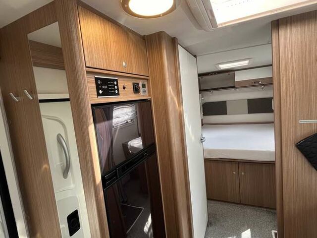 Белый Caravans-Wohnm Carado, объемом двигателя 0 л и пробегом 20 тыс. км за 73690 $, фото 13 на Automoto.ua