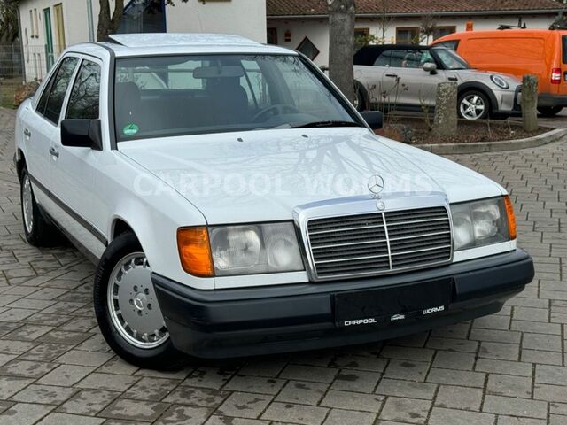 Мерседес 200 1988 в Европе на Automoto.ua Белый Мерседес 200, объемом двигателя 1.98 л и пробегом 196 тыс. км за 8841 $, фото 1 на Automoto.ua