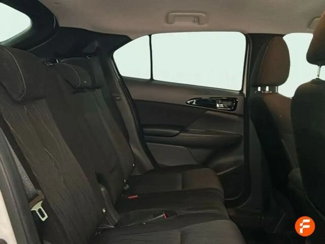 Мицубиси Eclipse Cross 2018 в Европе на Automoto.ua Белый Мицубиси Eclipse Cross, объемом двигателя 1.5 л и пробегом 102 тыс. км за 17446 $, фото 8 на Automoto.ua