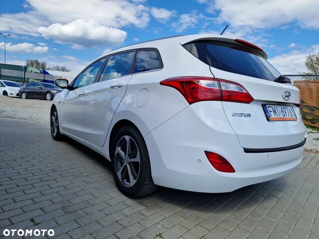 Хендай i30, об'ємом двигуна 1.58 л та пробігом 96 тис. км за 7970 $, фото 3 на Automoto.ua