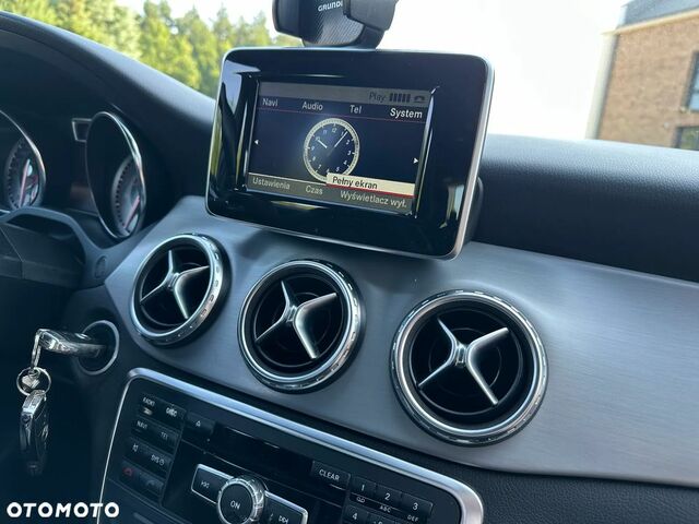 Мерседес ГЛА-Клас 2015 у Європі на Automoto.ua Сірий Мерседес ГЛА-Клас, об'ємом двигуна 1 л та пробігом 177 тис. км за 17434 $, фото 32 на Automoto.ua
