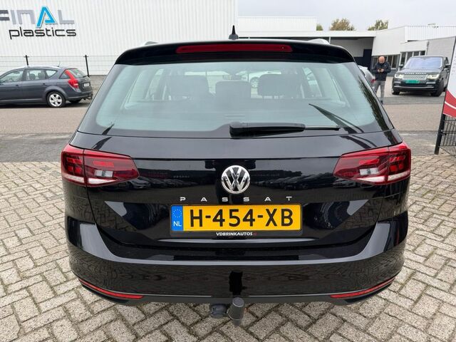 Фольксваген Пассат Вариант 2020 в Европе на Automoto.ua Черный Фольксваген Пассат Вариант, объемом двигателя 1.6 л и пробегом 202 тыс. км за 16713 $, фото 4 на Automoto.ua