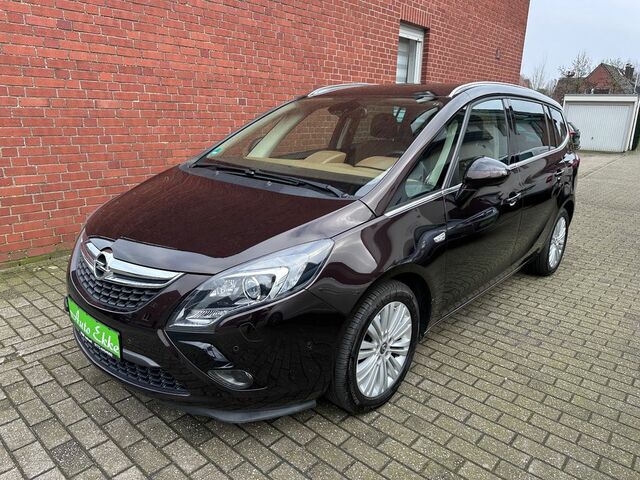 Коричневый Опель Zafira Tourer, объемом двигателя 1.96 л и пробегом 114 тыс. км за 13767 $, фото 2 на Automoto.ua