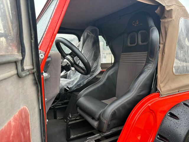 Джип CJ-5 1974 у Європі на Automoto.ua Помаранчевий Джип CJ-5, об'ємом двигуна 4.98 л та пробігом 119 тис. км за 34904 $, фото 8 на Automoto.ua