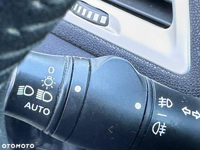 Рено Меган 2010 в Европе на Automoto.ua Черный Рено Меган, объемом двигателя 1 л и пробегом 164 тыс. км за 4093 $, фото 20 на Automoto.ua