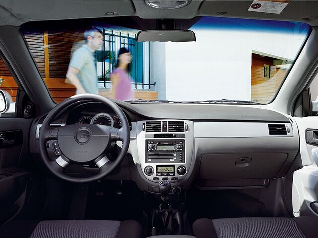 Шевроле Лачетти, Хэтчбек 2004 - н.в. Hatchback 1.8 i 16V