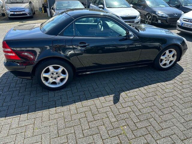 Мерседес 200 2001 в Европе на Automoto.ua Черный Мерседес 200, объемом двигателя 2 л и пробегом 171 тыс. км за 2699 $, фото 5 на Automoto.ua