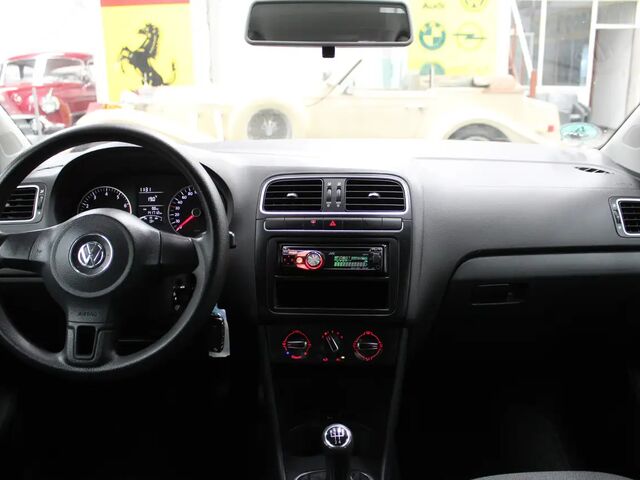 Фольксваген Поло 2009 у Європі на Automoto.ua Сірий Фольксваген Поло, об'ємом двигуна 1.39 л та пробігом 142 тис. км за 5781 $, фото 7 на Automoto.ua