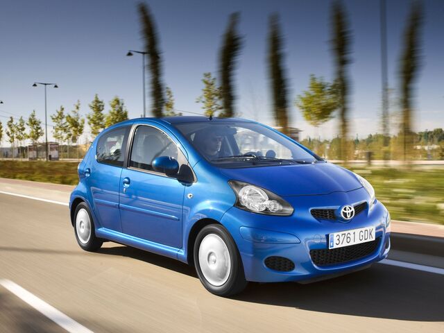 Тойота Айго, Хэтчбек 2005 - н.в. 1.0 i 12V