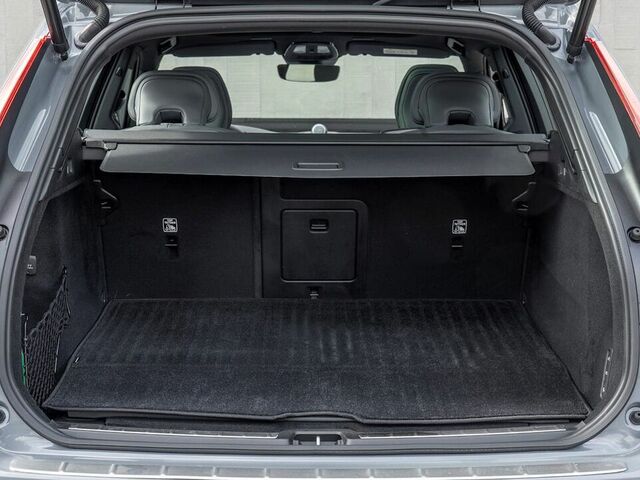 Размер багажника Volvo XC60 2023