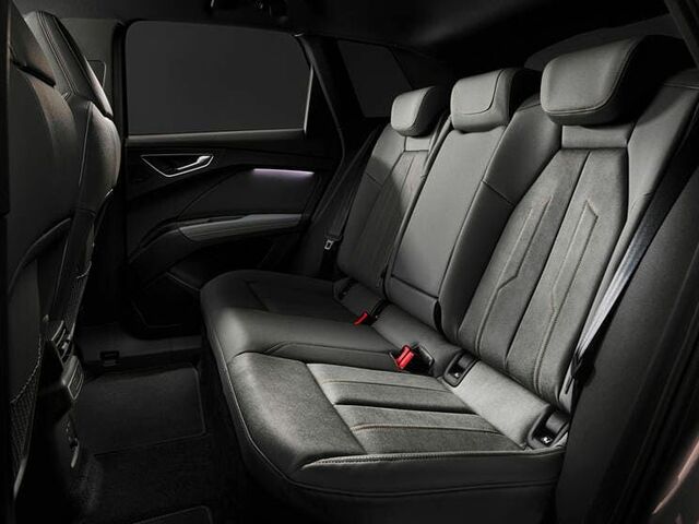 Фотографии интерьера Audi Q4 e-tron 2024
