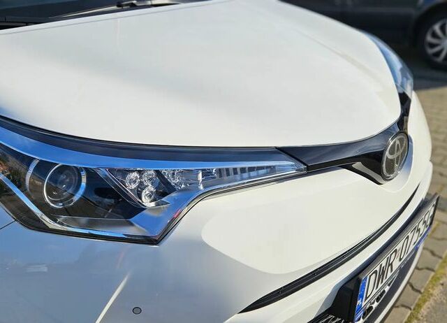 Тойота C-HR, об'ємом двигуна 1.2 л та пробігом 28 тис. км за 18337 $, фото 7 на Automoto.ua