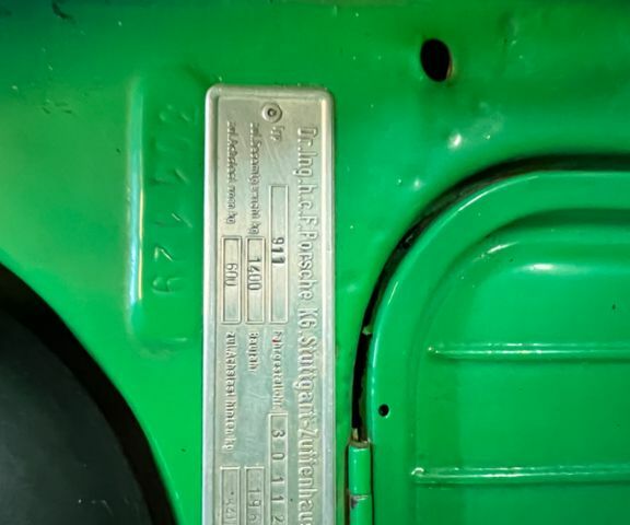 Зелений Порше 911, об'ємом двигуна 2 л та пробігом 10 тис. км за 209903 $, фото 10 на Automoto.ua