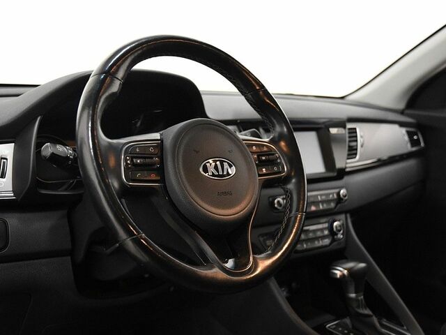 Киа Niro, объемом двигателя 1.58 л и пробегом 139 тыс. км за 15979 $, фото 12 на Automoto.ua