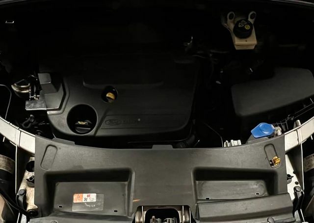 Серый Форд С-Макс, объемом двигателя 2 л и пробегом 393 тыс. км за 4560 $, фото 24 на Automoto.ua