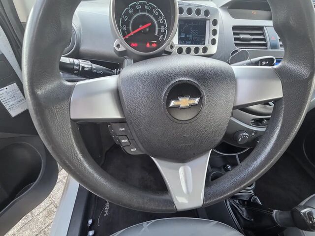 Шевроле Спарк 2010 в Европе на Automoto.ua Белый Шевроле Спарк, объемом двигателя 1 л и пробегом 191 тыс. км за 2748 $, фото 9 на Automoto.ua