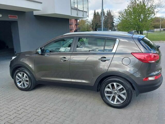 Киа Sportage, объемом двигателя 1.69 л и пробегом 255 тыс. км за 10367 $, фото 6 на Automoto.ua