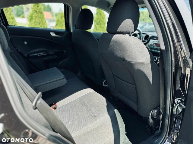 Альфа Ромео Giulietta 2011 у Європі на Automoto.ua Коричневий Альфа Ромео Giulietta, об'ємом двигуна 1 л та пробігом 210 тис. км за 19700 $, фото 16 на Automoto.ua