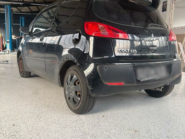 Мицубиси Кольт 2007 в Европе на Automoto.ua Черный Мицубиси Кольт, объемом двигателя 0 л и пробегом 136 тыс. км за 850 $, фото 2 на Automoto.ua