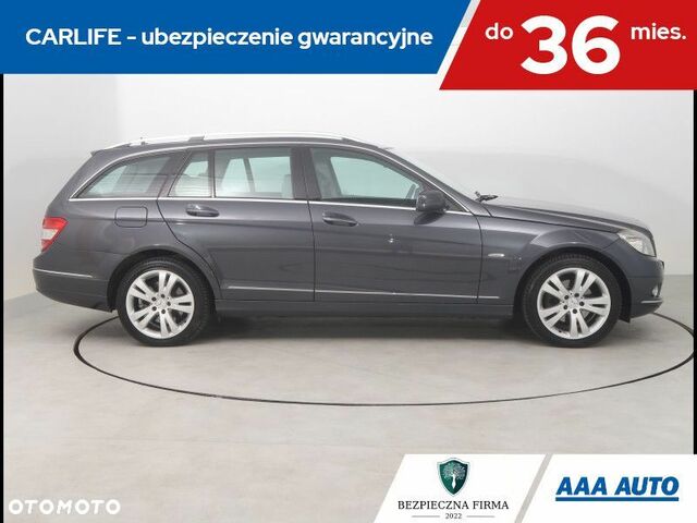 Мерседес Ц-Класс 2008 в Европе на Automoto.ua Черный Мерседес Ц-Класс, объемом двигателя 1 л и пробегом 212 тыс. км за 6538 $, фото 6 на Automoto.ua