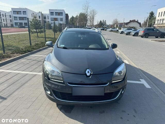 Рено Меган 2013 в Европе на Automoto.ua Серый Рено Меган, объемом двигателя 1 л и пробегом 229 тыс. км за 17000 $, фото 3 на Automoto.ua