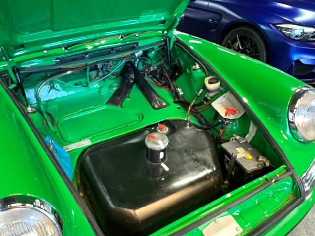 Зелений Порше 911, об'ємом двигуна 2 л та пробігом 10 тис. км за 209903 $, фото 11 на Automoto.ua