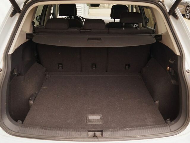 Фольксваген Tiguan Allspace 2019 в Европе на Automoto.ua Серебряный Фольксваген Tiguan Allspace, объемом двигателя 1.97 л и пробегом 166 тыс. км за 19160 $, фото 18 на Automoto.ua