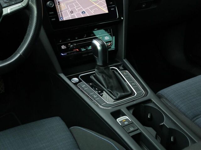 Фольксваген Пассат Вариант 2021 в Европе на Automoto.ua Серый Фольксваген Пассат Вариант, объемом двигателя 1.4 л и пробегом 141 тыс. км за 19355 $, фото 14 на Automoto.ua