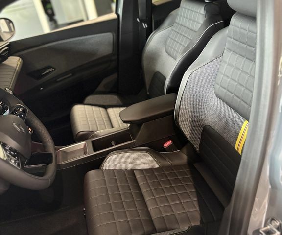 Рено R 4 2025 в Европе на Automoto.ua Серый Рено R 4, объемом двигателя 0 л и пробегом 10 тыс. км за 41438 $, фото 20 на Automoto.ua