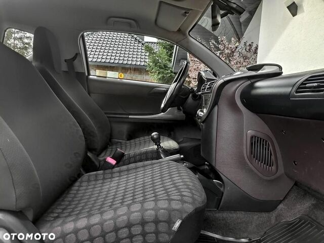 Тойота АйКью, об'ємом двигуна 1 л та пробігом 136 тис. км за 4093 $, фото 10 на Automoto.ua