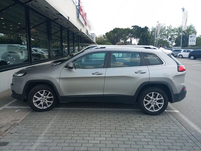 Джип Чероки 2017 в Европе на Automoto.ua Серый Джип Чероки, объемом двигателя 2.18 л и пробегом 152 тыс. км за 12690 $, фото 2 на Automoto.ua