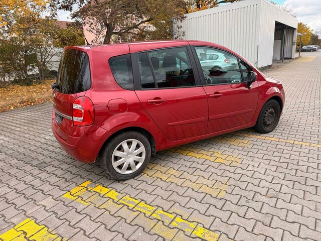 Рено Grand Modus 2011 в Европе на Automoto.ua Красный Рено Grand Modus, объемом двигателя 0 л и пробегом 174 тыс. км за 3850 $, фото 2 на Automoto.ua