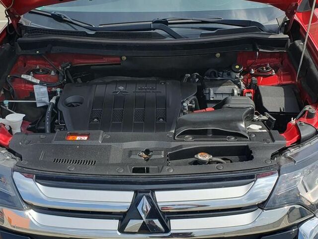 Мицубиси Аутлендер 2016 в Европе на Automoto.ua Мицубиси Аутлендер, объемом двигателя 2.27 л и пробегом 141 тыс. км за 74000 $, фото 26 на Automoto.ua