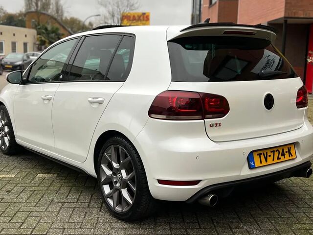 Фольксваген Гольф ГТІ 2012 у Європі на Automoto.ua Білий Фольксваген Гольф ГТІ, об'ємом двигуна 1.98 л та пробігом 158 тис. км за 12950 $, фото 5 на Automoto.ua