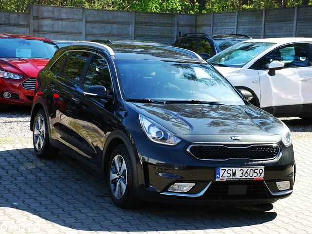 Кіа Niro, об'ємом двигуна 1.58 л та пробігом 182 тис. км за 12873 $, фото 11 на Automoto.ua