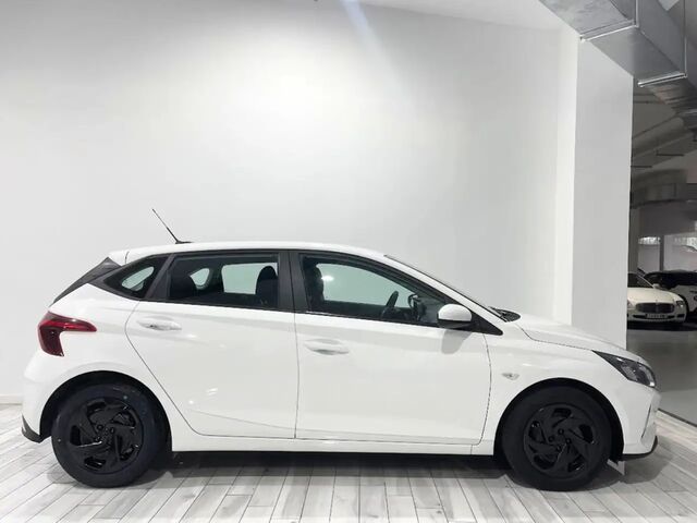 Хендай і20 2021 у Європі на Automoto.ua Білий Хендай і20, об'ємом двигуна 1.25 л та пробігом 86 тис. км за 13984 $, фото 3 на Automoto.ua