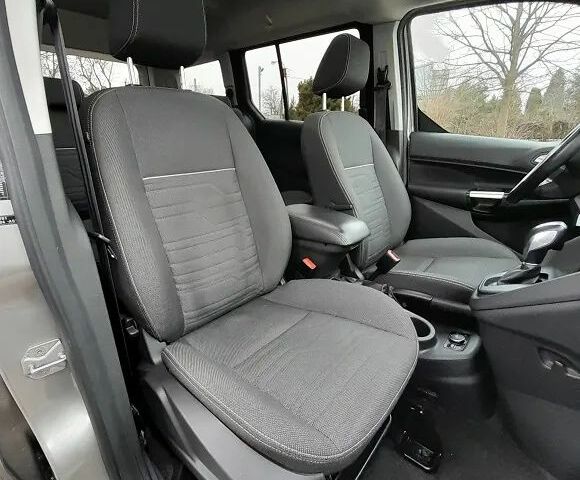 Форд Tourneo Connect Grand, объемом двигателя 1.5 л и пробегом 223 тыс. км за 11857 $, фото 27 на Automoto.ua