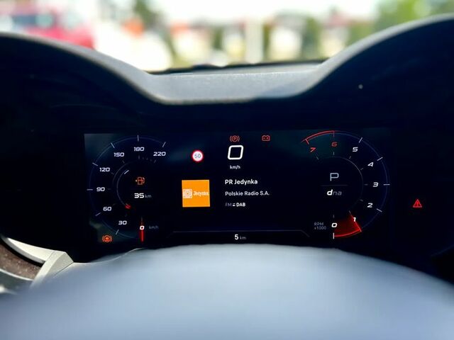 Альфа Ромео Джуниор 2025 в Европе на Automoto.ua Синий Альфа Ромео Джуниор, объемом двигателя 1 л и пробегом 2 тыс. км за 31453 $, фото 12 на Automoto.ua