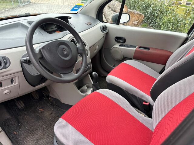 Рено Модус 2005 в Европе на Automoto.ua Серый Рено Модус, объемом двигателя 1.6 л и пробегом 208 тыс. км за 704 $, фото 10 на Automoto.ua