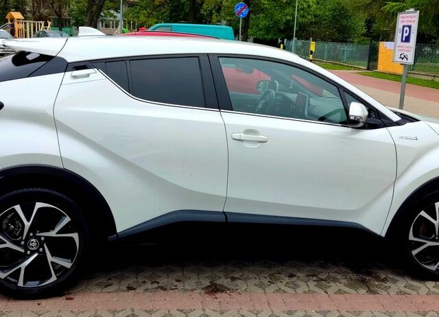 Тойота C-HR, объемом двигателя 1.8 л и пробегом 32 тыс. км за 25054 $, фото 2 на Automoto.ua