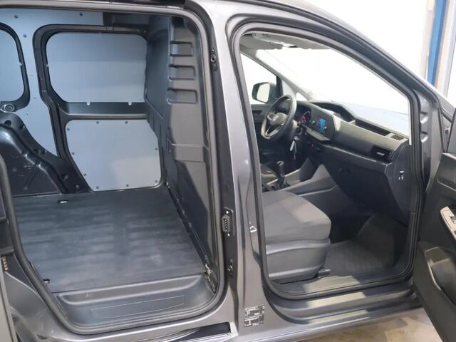 Фольксваген Кадди 2022 в Европе на Automoto.ua Серый Фольксваген Кадди, объемом двигателя 1.97 л и пробегом 80 тыс. км за 16880 $, фото 3 на Automoto.ua