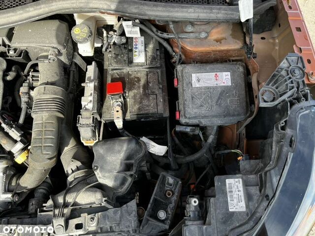 Пежо 2008, объемом двигателя 1.5 л и пробегом 79 тыс. км за 8402 $, фото 34 на Automoto.ua