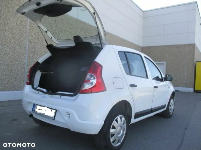 Дачія Sandero, об'ємом двигуна 1.15 л та пробігом 153 тис. км за 2268 $, фото 10 на Automoto.ua