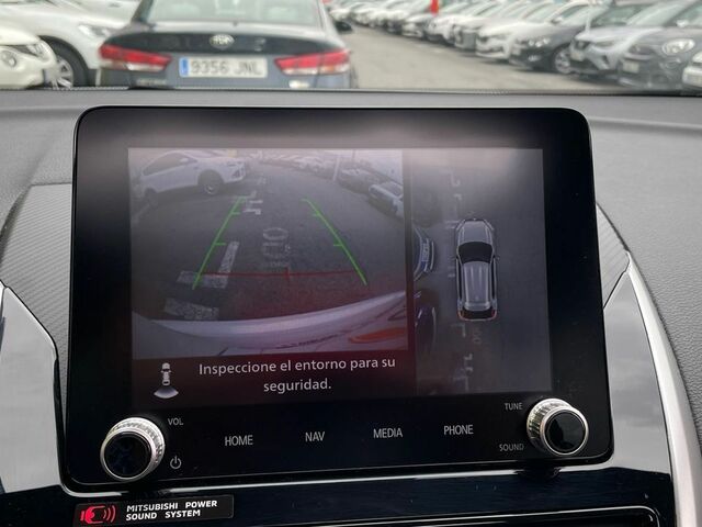 Міцубісі Eclipse Cross 2021 у Європі на Automoto.ua Білий Міцубісі Eclipse Cross, об'ємом двигуна 2.36 л та пробігом 45 тис. км за 30395 $, фото 27 на Automoto.ua