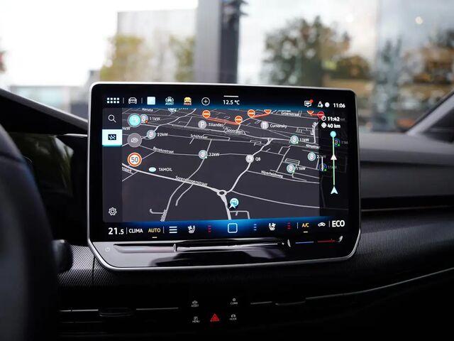 Фольксваген Golf GTE 2025 в Европе на Automoto.ua Черный Фольксваген Golf GTE, объемом двигателя 1.5 л и пробегом 10 тыс. км за 65086 $, фото 9 на Automoto.ua