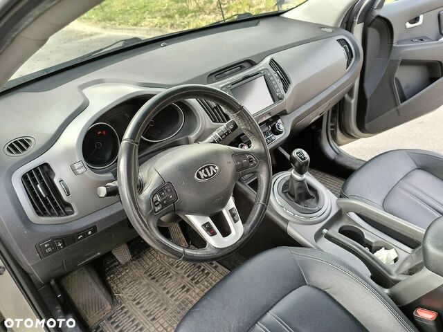 Киа Sportage, объемом двигателя 1.69 л и пробегом 125 тыс. км за 10259 $, фото 13 на Automoto.ua