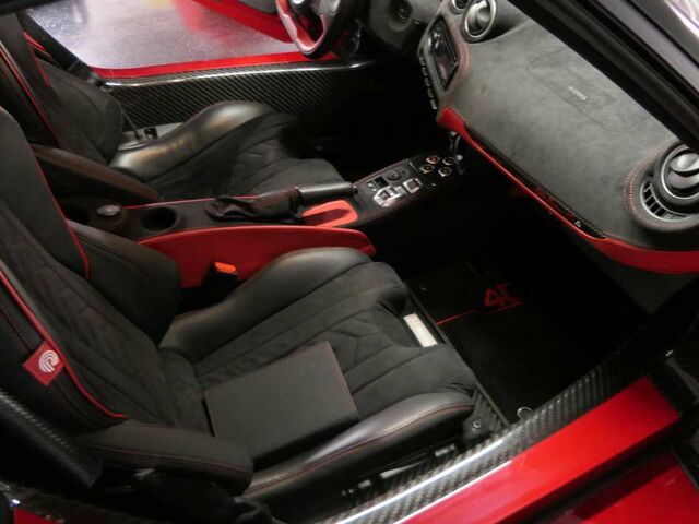 Красный Альфа Ромео 4Ц, объемом двигателя 1.74 л и пробегом 8 тыс. км за 146739 $, фото 10 на Automoto.ua